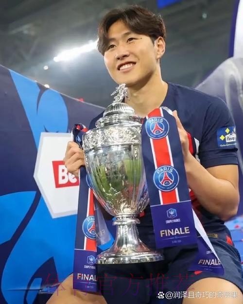 韩媒炮轰巴尔韦德铲抢李刚仁+挥拳挑衅:球迷不满 韩媒炮轰巴尔韦德铲抢李刚仁+挥拳挑衅:球迷不满