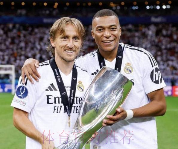 六台:魔笛续约谈判仅三分钟 他将与皇马续约至23年 六台:魔笛续约谈判仅三分钟 他将与皇马续约至23年